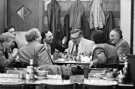 Sandy Baron, Jackie Gayle, Morty Gunty, Will Jordan, Corbett Monica, and Jack Rollins in Broadway Danny Rose (1984)