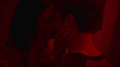 Jessica Barr in Sophie Jones (2020)
