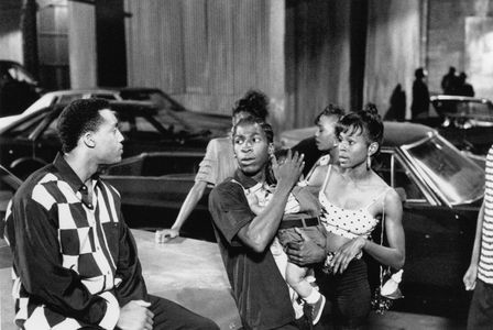 Byron Minns, Glenn Plummer, and LaRita Shelby in South Central (1992)