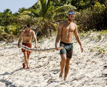 Nick Wilson and Alec Merlino in Survivor (2000)
