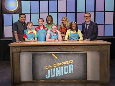 Ted Allen in Chopped Junior (2015)