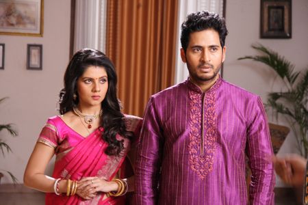 Payel Sarkar and Hiran Chatterjee in Jamai 420 (2015)
