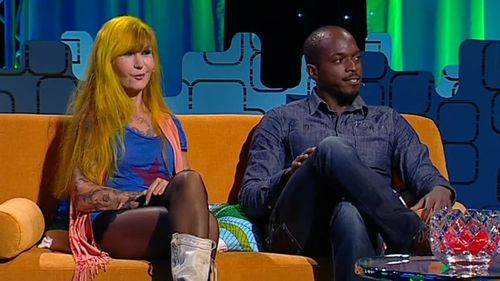 Kodjo Akolor and Unni Drouge in Fråga Olle (1999)