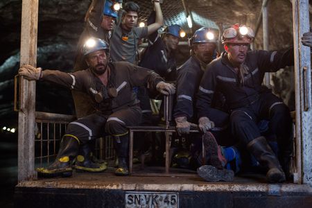 Antonio Banderas and Fredy Yate in The 33 (2015)