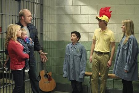 Leigh-Allyn Baker, Eric Allan Kramer, Jason Dolley, Bridgit Mendler, Bradley Steven Perry, and Mia Talerico in Good Luck