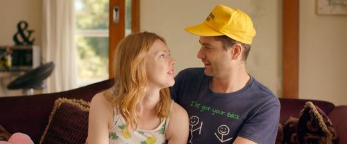 Alice May Connolly and David White in This Town (2020)