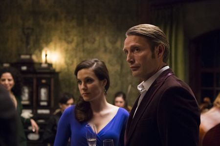 Caroline Dhavernas and Mads Mikkelsen in Hannibal (2013)