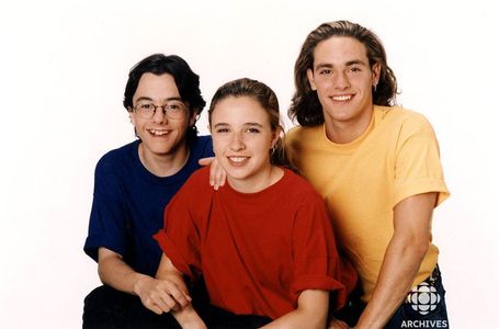 Jessica Barker, Vincent Bolduc, and Guillaume Lemay-Thivierge in Sur la piste (1992)