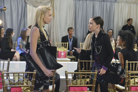 Kelly Gould and Peyton List in Jessie: Trashin' Fashion (2012)