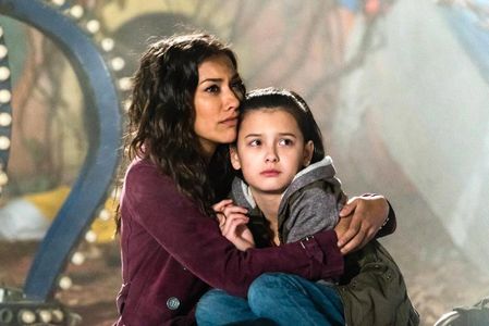Janina Gavankar and Oona Yaffe in Sleepy Hollow (2013)