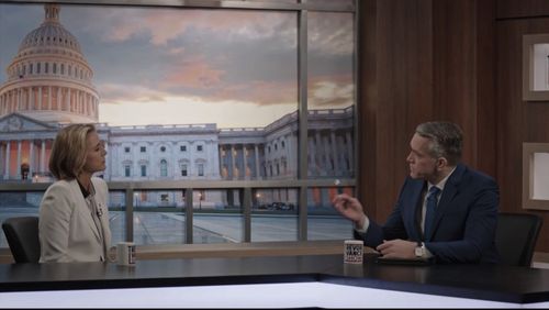 Tea Leoni and Mike McGowan in MADAM SECRETARY