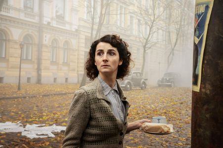 Naemi Latzer in Ei koskaan yksin