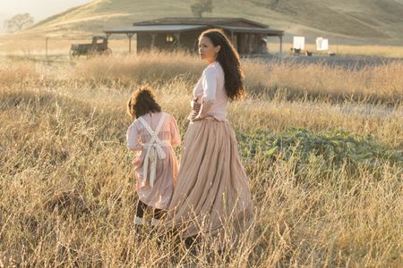 Thandiwe Newton and Jasmyn Rae in Westworld (2016)