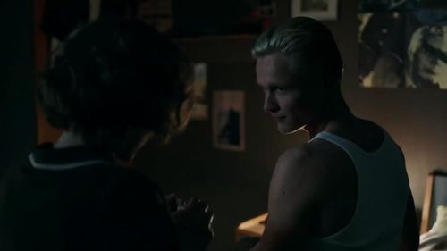 Roman Schomburg in German TV-series Kudamm 59 as Robert Wischnewski