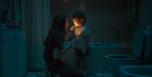 Sandra Escacena and Iván Chavero in Verónica (2017)