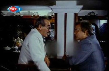 Efgan Efekan and Fikret Hakan in Hanimin Çiftligi (1990)