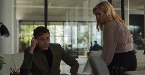 Still of Shoshana Wilder and Benoît McGinnis in L'Empereur, Season 2
