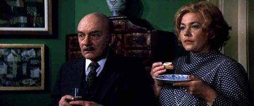 Jaroslav Heyduk and Míla Myslíková in I'll Be Good, Old Man! (1979)