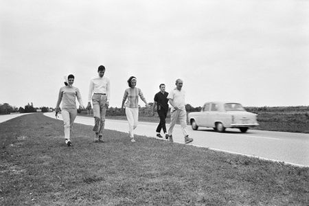 Secret Service agent Clint Hill with Jacqueline Kennedy, Charles (Chuck) Spalding, Lee Radziwill and Stash Radziwill dur