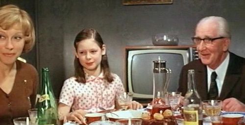 Mariya Averbakh, Irina Miroshnichenko, and Nikolay Volkov in ...I drugie ofitsialnye litsa (1976)
