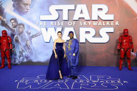 Anthony Daniels, Billy Dee Williams, Keri Russell, J.J. Abrams, Lynn Robertson Bruce, Hassan Taj, Oscar Isaac, Brian Her