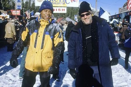Cuba Gooding Jr. and Brian Levant in Snow Dogs (2002)