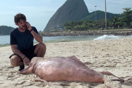 Still of Marco Pigossi in Invisible City