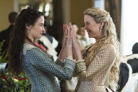 Eva Green and Olivia Llewellyn in Penny Dreadful (2014)