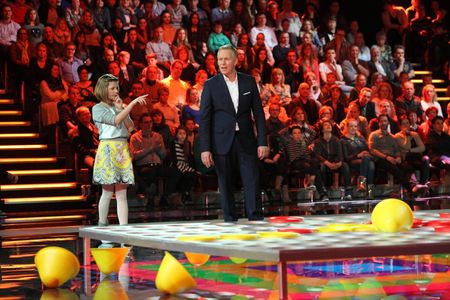 Johannes B. Kerner and Emma Schweiger in Das Spiel beginnt! (2015)