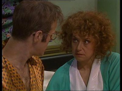 Walter Crommelin and Olga Zuiderhoek in We zijn weer thuis (1989)