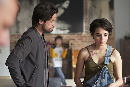 Justin Chatwin, Stephanie Leonidas, and Gabriel Bateman in American Gothic (2016)