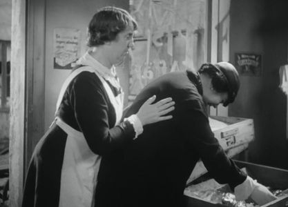 Julia Cæsar and Tollie Zellman in The Count of the Old Town (1935)