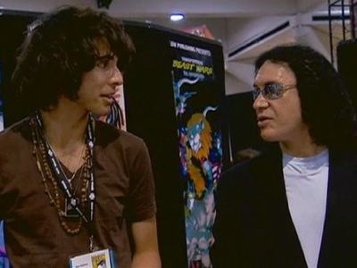 Gene Simmons and Nick Simmons in Gene Simmons: Family Jewels (2006)