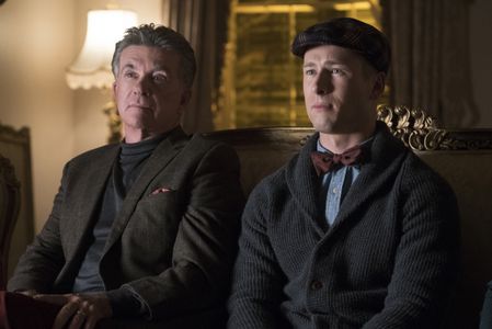 Alan Thicke and Glen Powell in Scream Queens (2015)