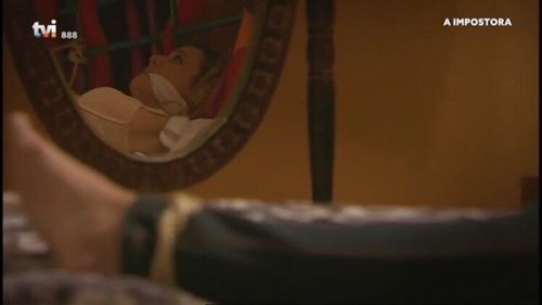 Maya Booth in A Impostora: Episode #2.85 (2017)