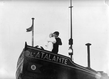 Jean Dasté and Dita Parlo in L'Atalante (1934)