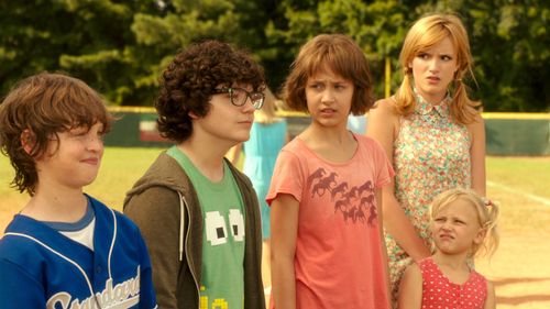 Bella Thorne, Kyle Red Silverstein, Emma Fuhrmann, Braxton Beckham, and Alyvia Alyn Lind in Blended (2014)