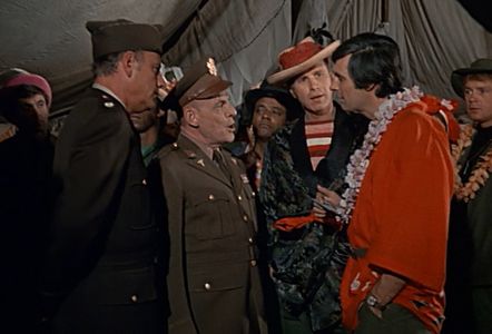 Alan Alda, George Morgan, Wayne Rogers, McLean Stevenson, and G. Wood in M*A*S*H (1972)