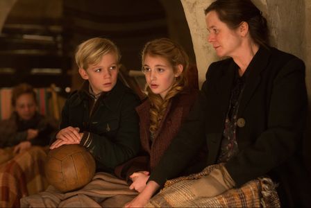 Emily Watson, Nico Liersch, and Sophie Nélisse in The Book Thief (2013)