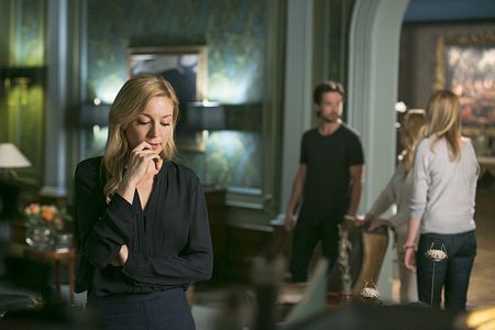 Virginia Madsen, Justin Chatwin, Juliet Rylance, and Megan Ketch in American Gothic (2016)