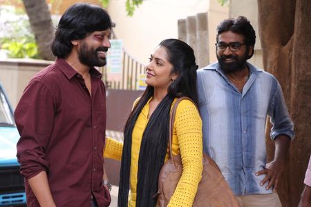 S.J. Suryah, Kamalinee Mukherjee, and Vijay Sethupathi in Iraivi (2016)