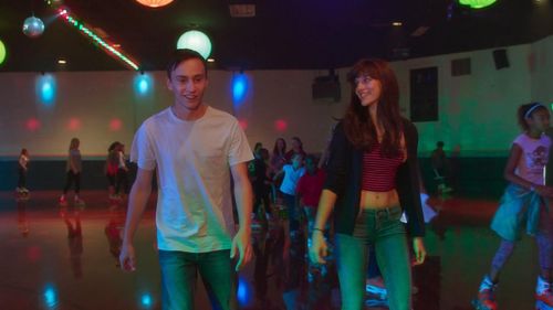 Keir Gilchrist and Aubrey Peeples in Heartthrob (2017)