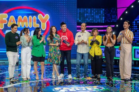 Dingdong Dantes, Shanaia Gomez, Neil Juliano, Ariel Ureta, Marian Rivera, Via Antonio, Neil Coleta, Pamu Pamorada, and M