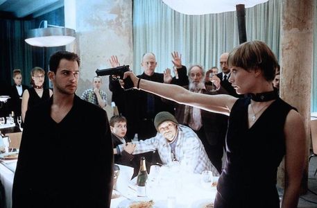 Moritz Bleibtreu and Lea Mornar in Love Your Neighbour! (1998)
