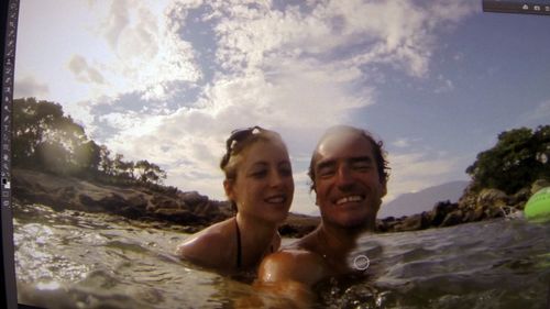 Julie Dray and Carlos Pedro Briceño in Base (2017)