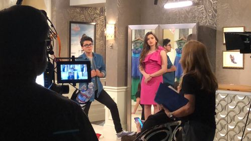 On the set of Alexa and Katie