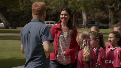 Modern Family Se 7, Ep 2: The Day Alex Left for College Dir. Jeffrey Walker Jesse Tyler Ferguson, Brittani Ebert