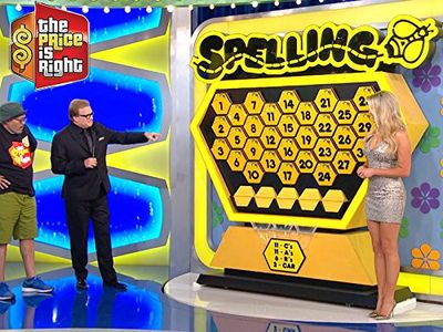 Drew Carey and Rachel Reynolds in The Price Is Right (1972)