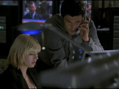 Carlos Bernard and Elisha Cuthbert in 24 (2001)