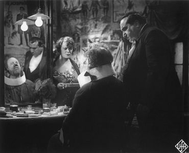 Kurt Gerron, Emil Jannings, and Rosa Valetti in The Blue Angel (1930)